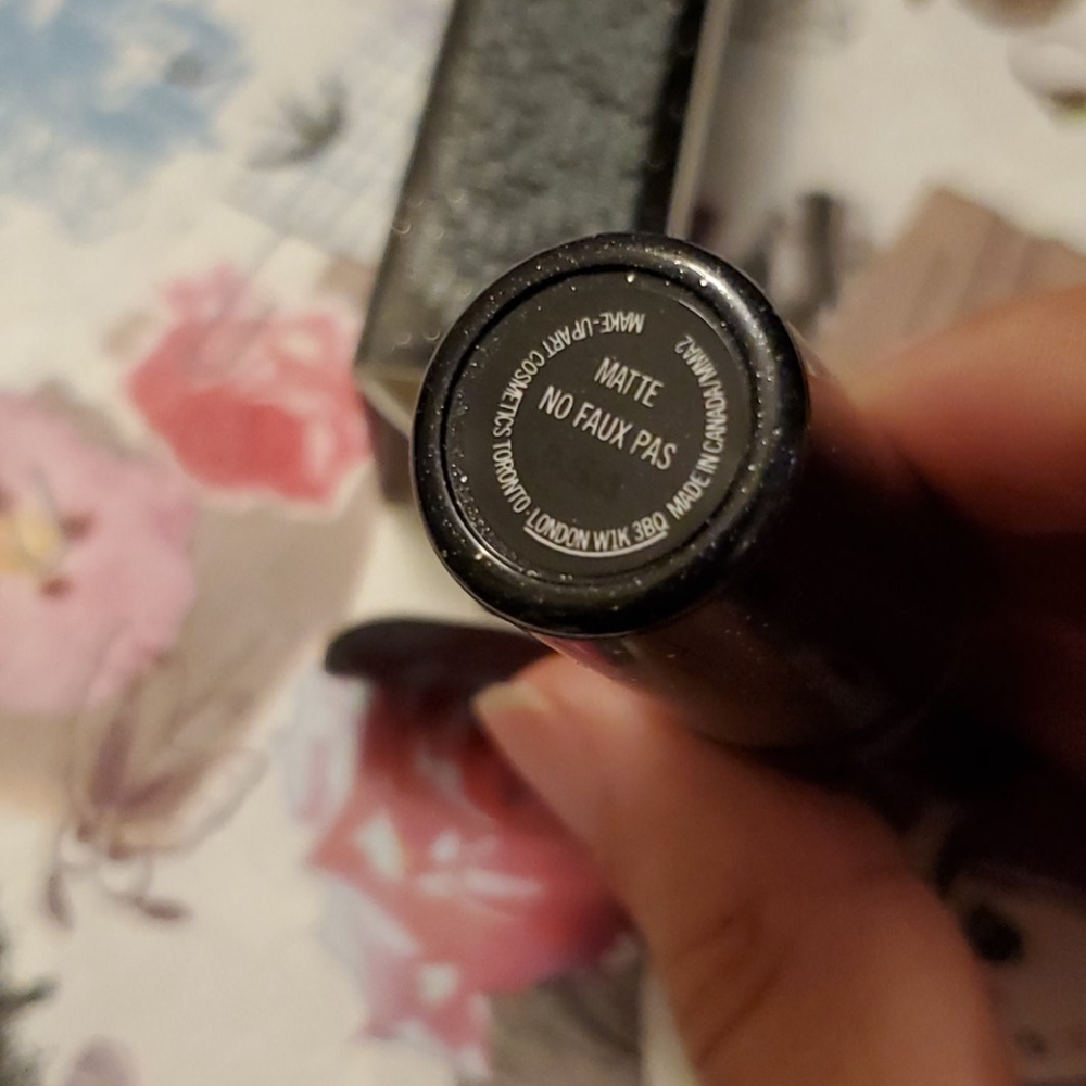 MAC LE no faux pas lipstick - Picture 5 of 5